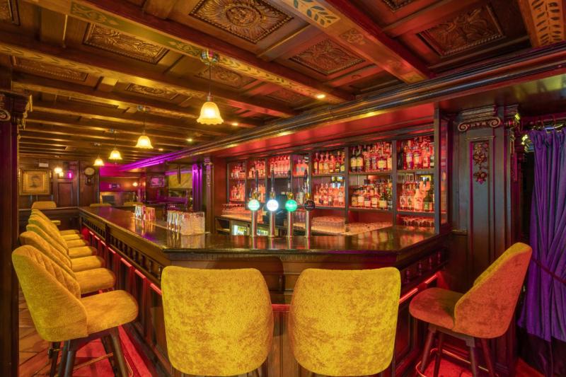 Skeffington Arms Hotel - image 2