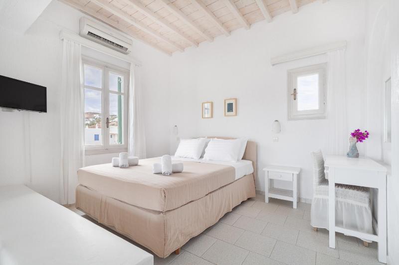 Fos Apartments Mykonos - image 9