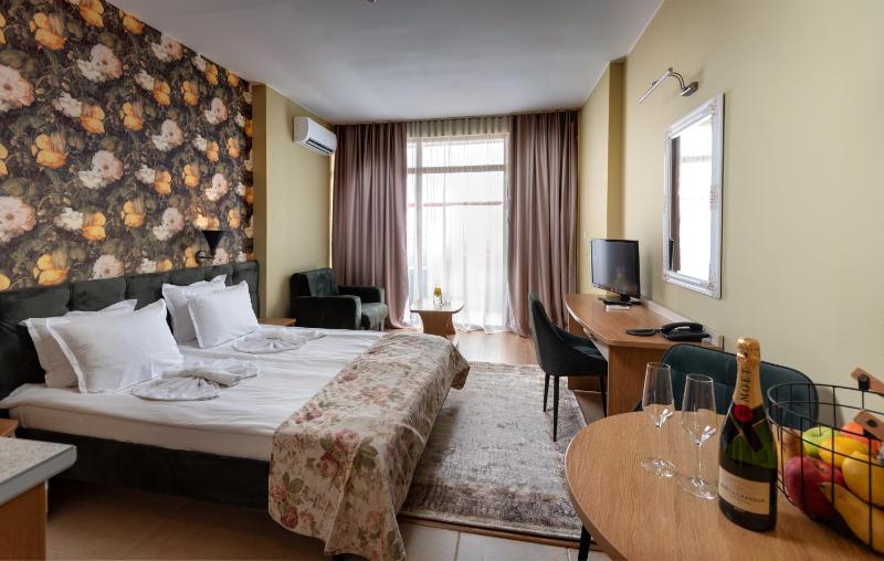 Hotel Avenue - image 23