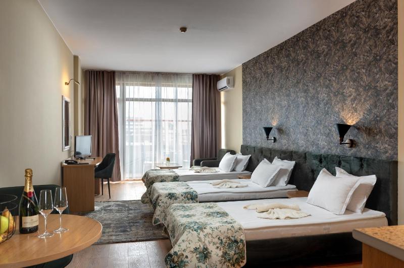 Hotel Avenue - image 13