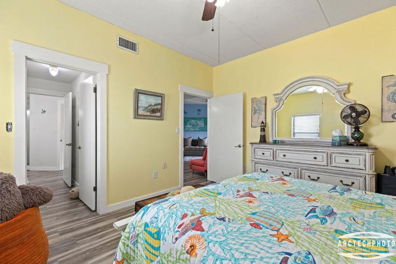 The Dunes by South Padre Resort Rentals - image 9