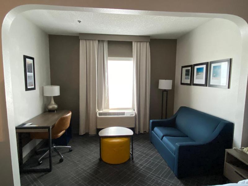 King Room - Accessible/Non-Smoking image 4