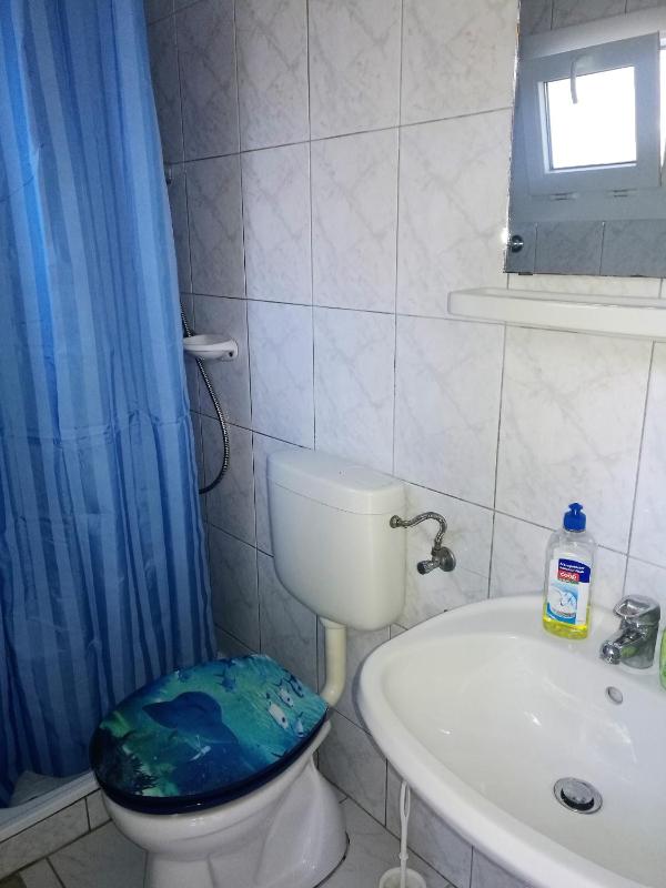Double Room image 3