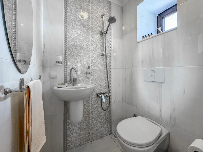 Standard Double Room image 3