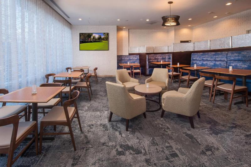 Courtyard by Marriott Washington DC/U.S. Capitol - image 12