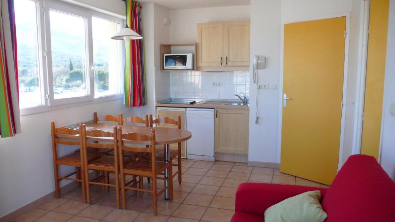 One-Bedroom Apartment - Mountain Side image 3