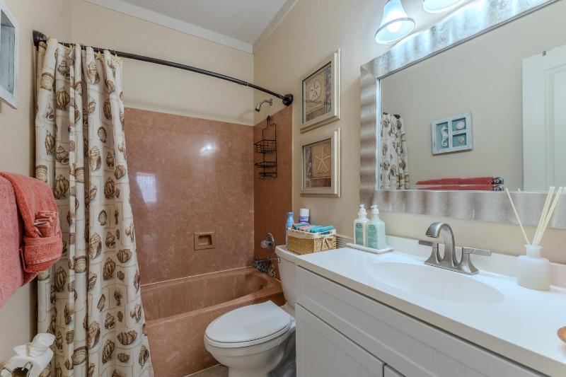 Castaway Cottage - image 28