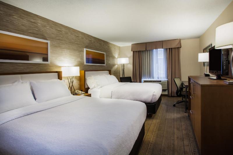 Standard Double Room with Two Double Beds image 3