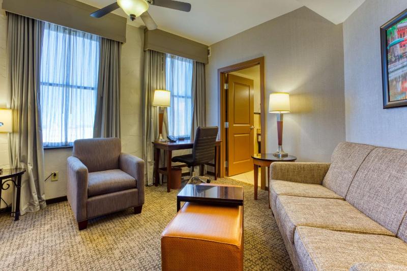 King Suite with Sofa Bed image 3