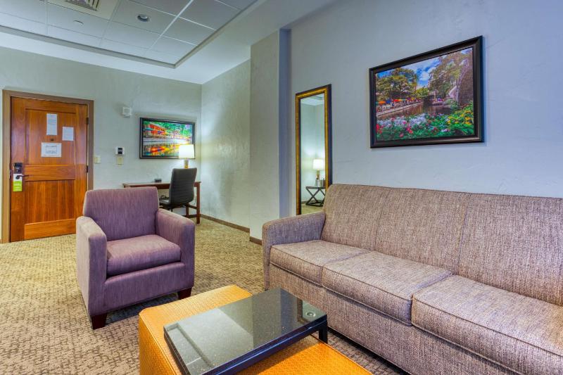 Drury Plaza Hotel San Antonio Riverwalk - image 26