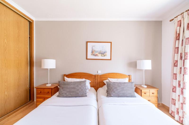 Oasis Beach Apartments - image 9