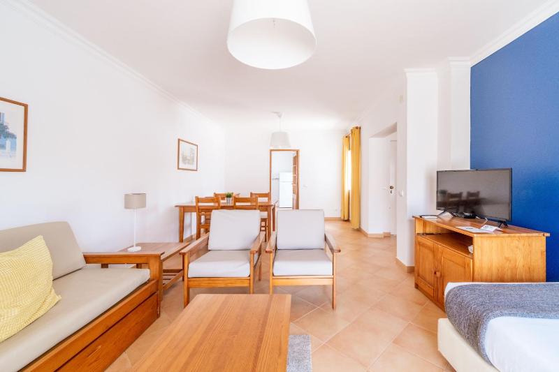 Oasis Beach Apartments - image 8