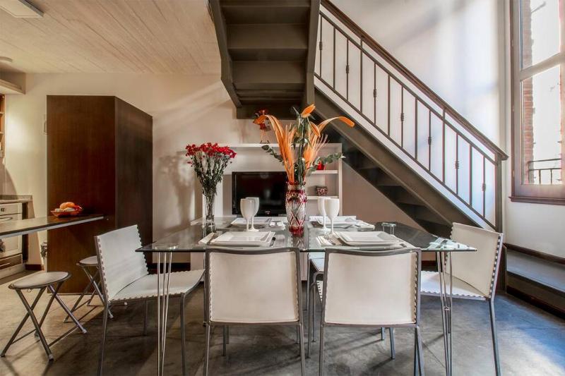 Splendid loft with suite and second room with services - image 7