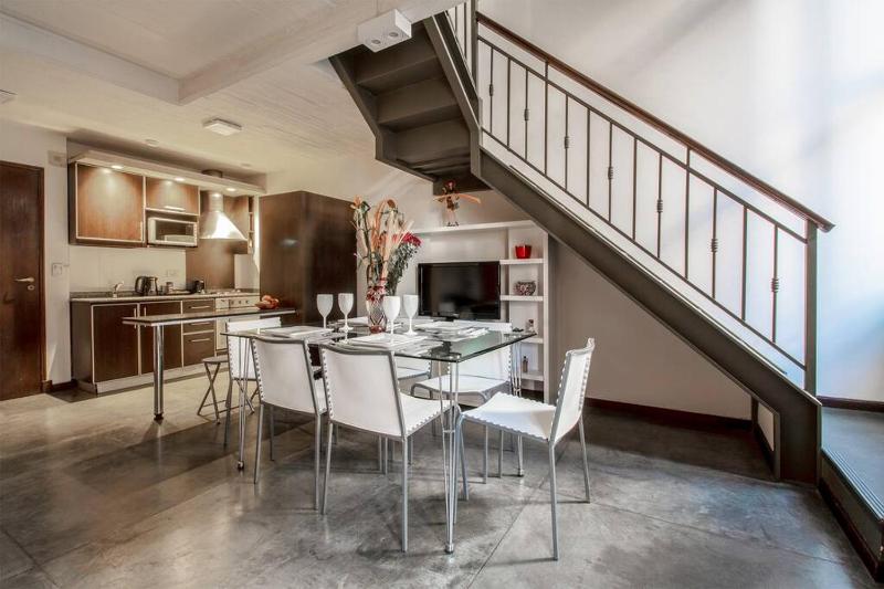 Splendid loft with suite and second room with services - image 15