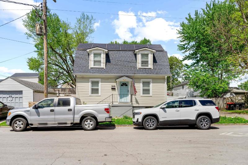 Charming home near Churchill Ds and Expo Center - image 36