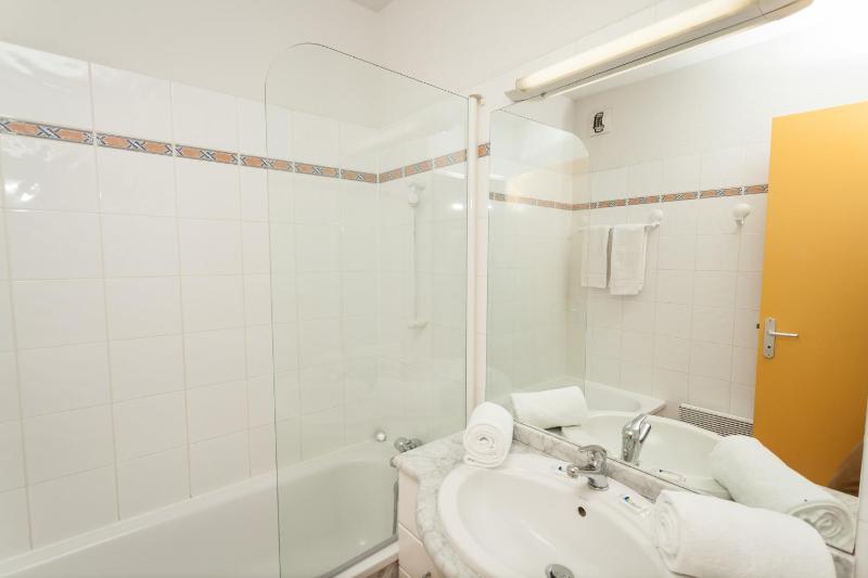 One-Bedroom Apartment - Mountain Side image 2