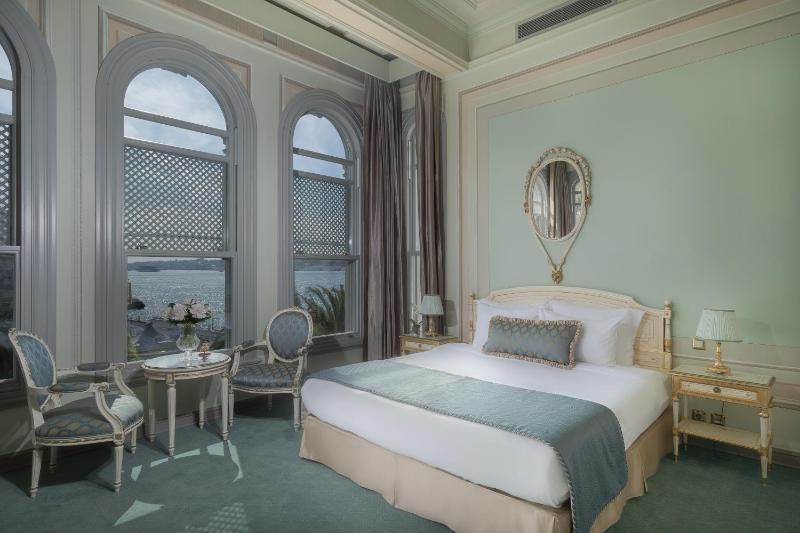 Superior Double Room Bosphorus View image 3
