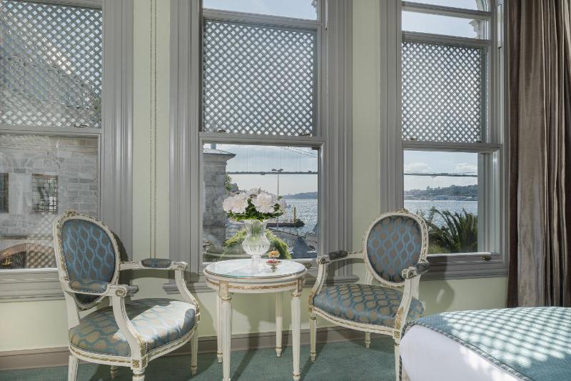 Superior Double Room Bosphorus View image 4