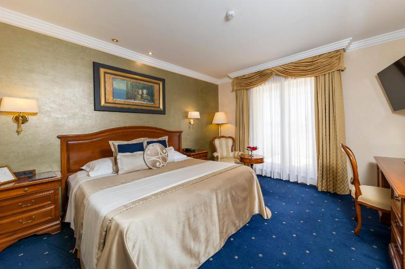 Double Room with Balcony - Sea Side image 1