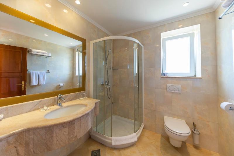 Double Room with Balcony - Sea Side image 4