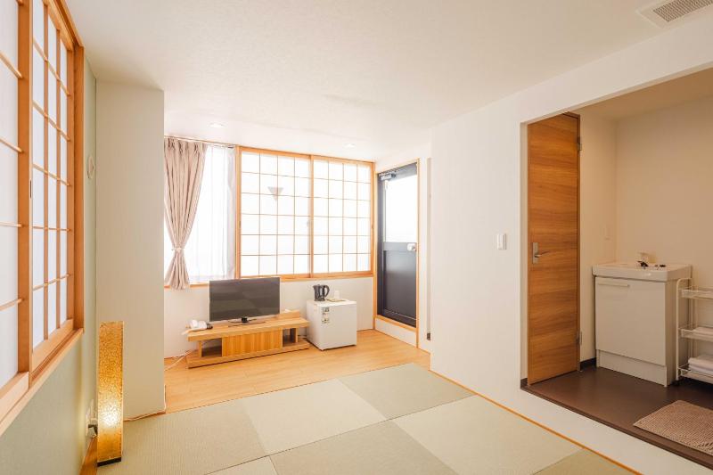 Miro Hotel Momodanikoen-mae - image 12