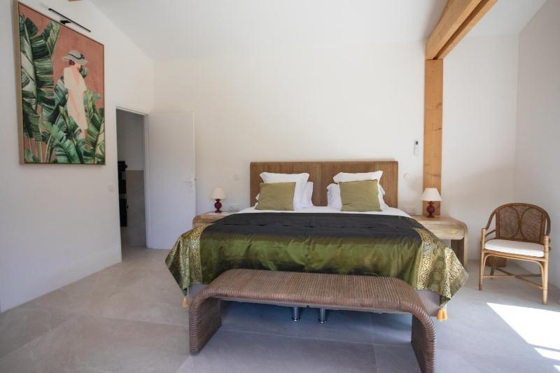Deluxe Double Room image 3
