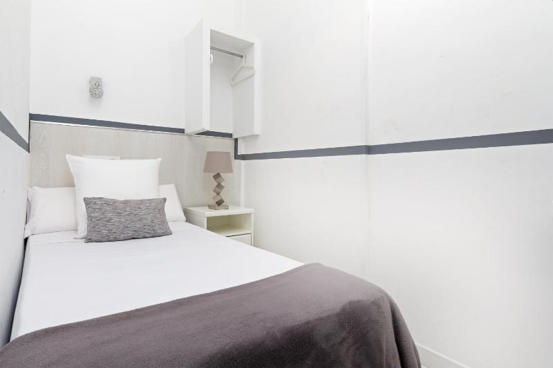 Small Single Room with Private External Bathroom image 2