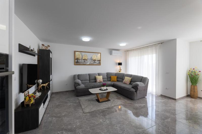 Apartment Shine - image 3