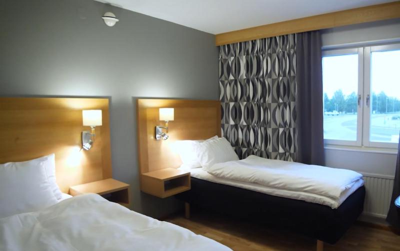 Standard Twin Room image 1