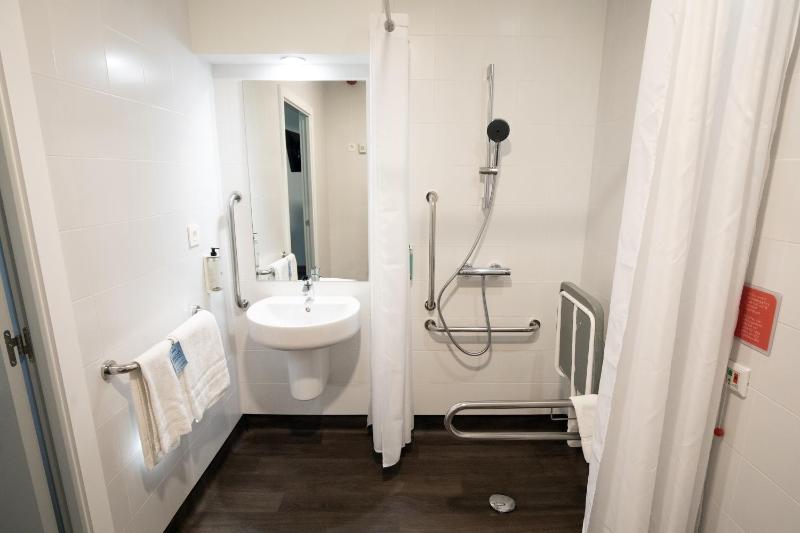 Double or Twin Room - Disability Access image 2