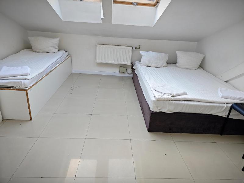 Standard Quadruple Room image 1