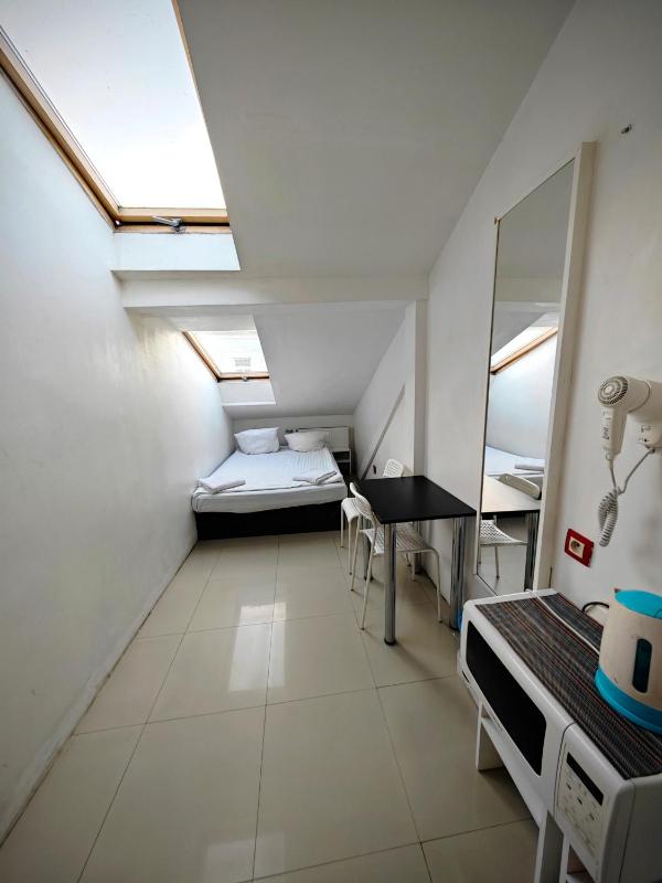 Double Room with Shared Bathroom image 4