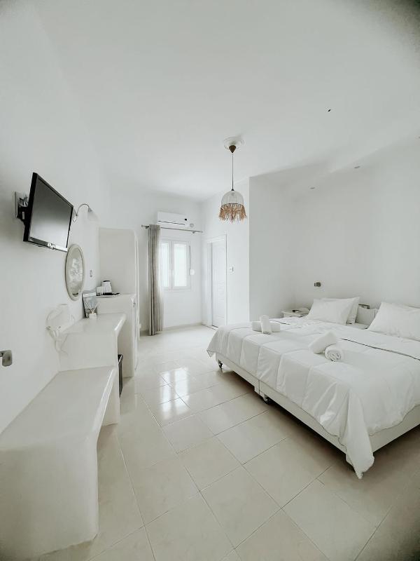 Double or Twin Room with Window image 3