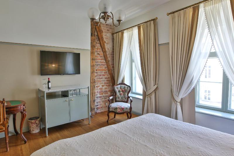 Superior Double or Twin Room image 4