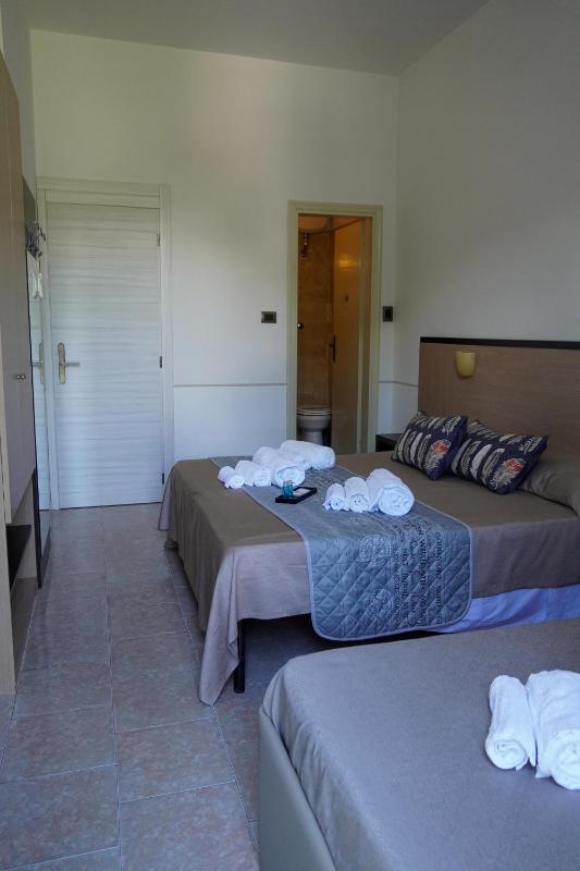 Standard Triple Room image 1