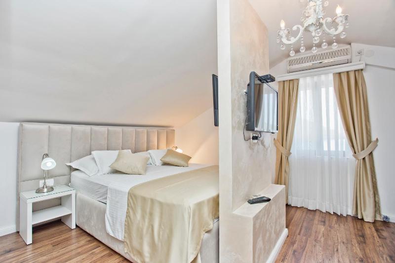 Comfort Double Room with Sea View image 4