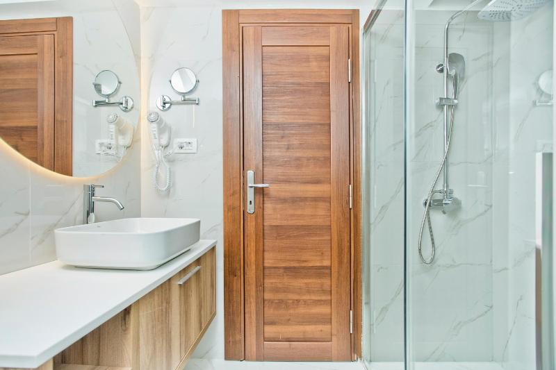 Double Room with Sea View image 2