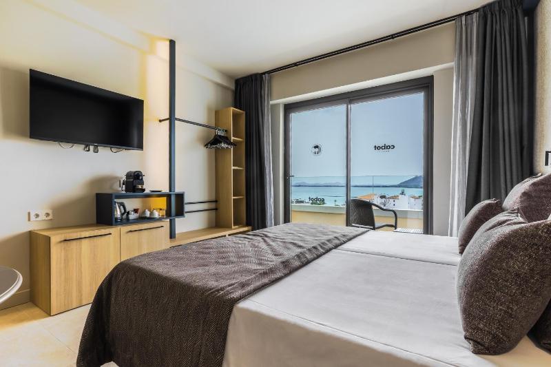 Deluxe Double Room image 1