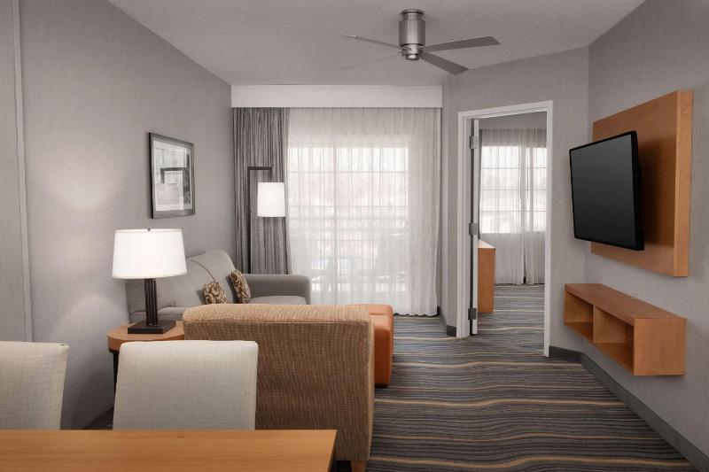 Corner King Room image 3