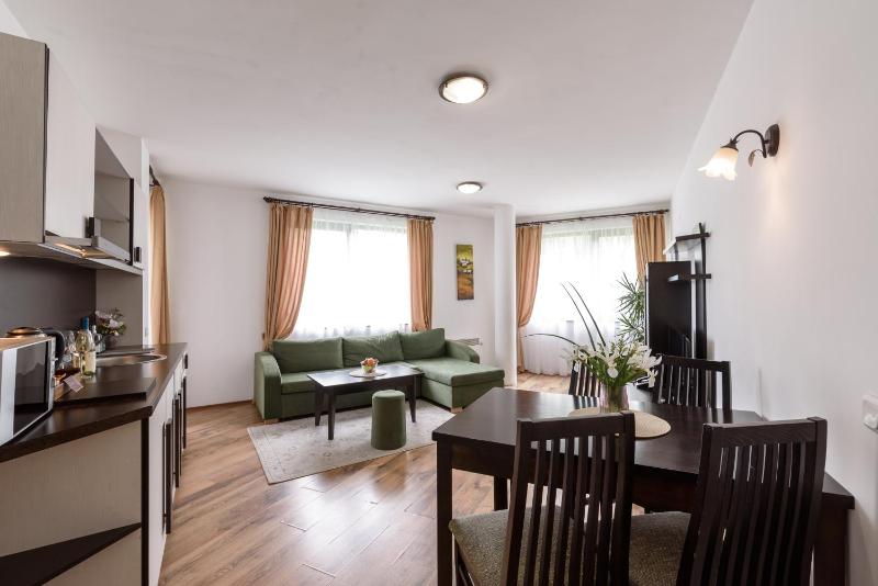 Grand Royale Apartment Complex & Spa - image 40