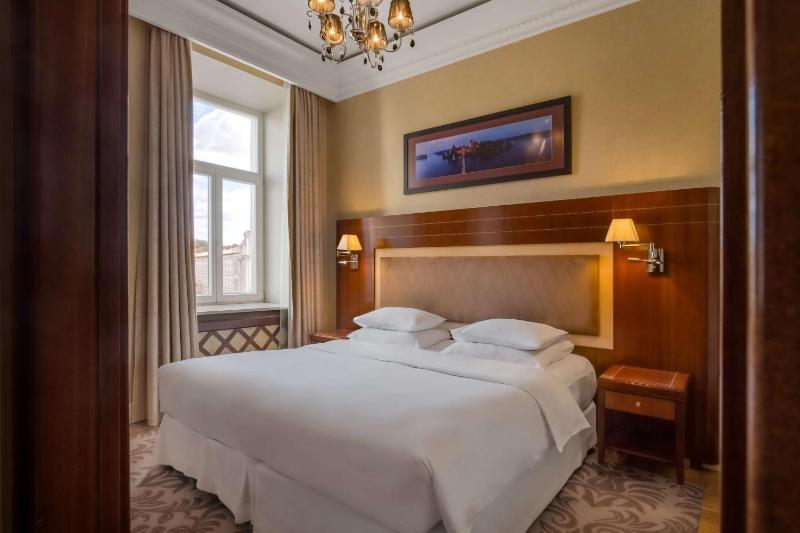 Grand Hotel Vilnius Curio Collection by Hilton - image 3