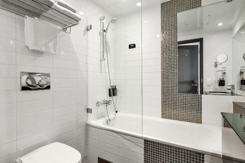 Family Room image 1