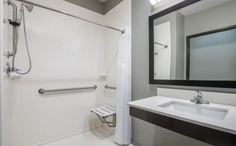 Standard Room image 3