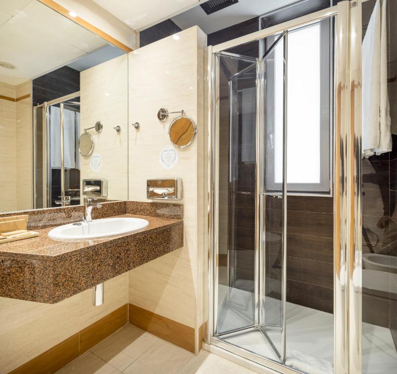 Superior Double Room image 2