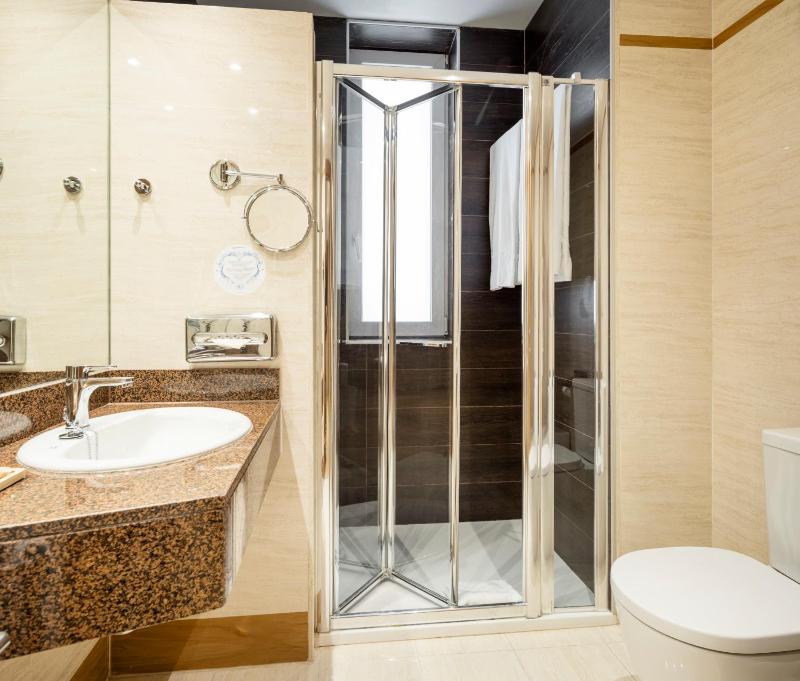 Superior Double Room image 3
