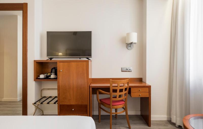 Single Room image 4