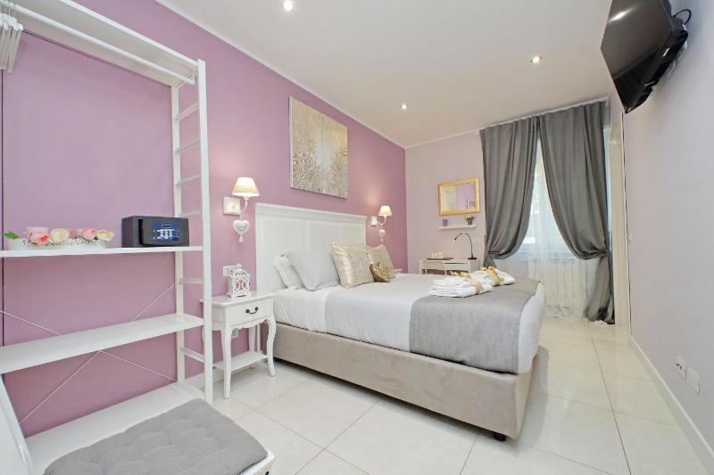 Double or Twin Room with Private Bathroom image 1