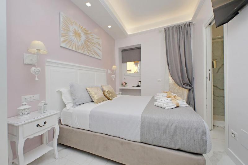Deluxe Room (1 adult + 1 child) image 4