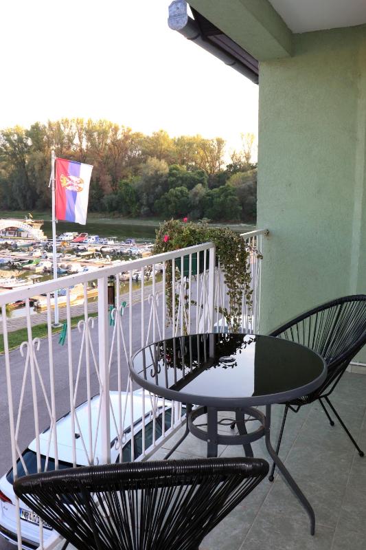 Deluxe Double Room with Balcony image 4