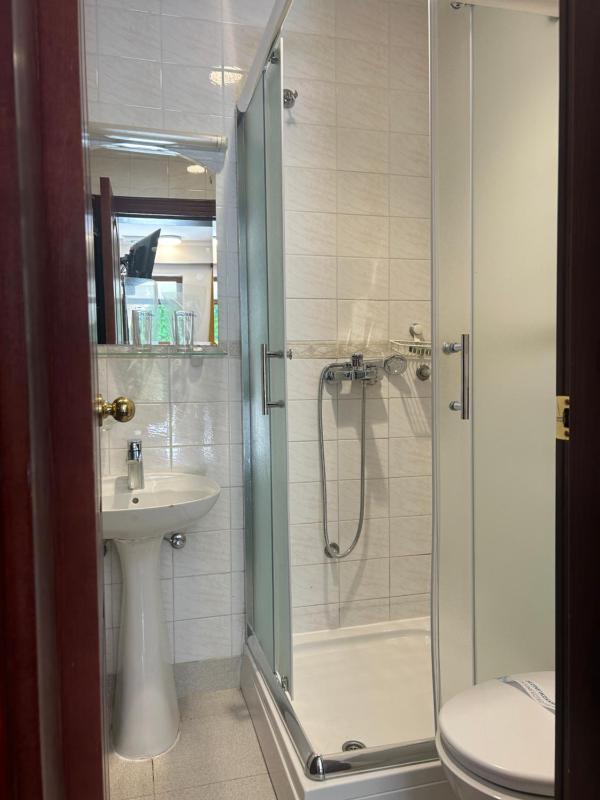 Twin Room - Annex image 3